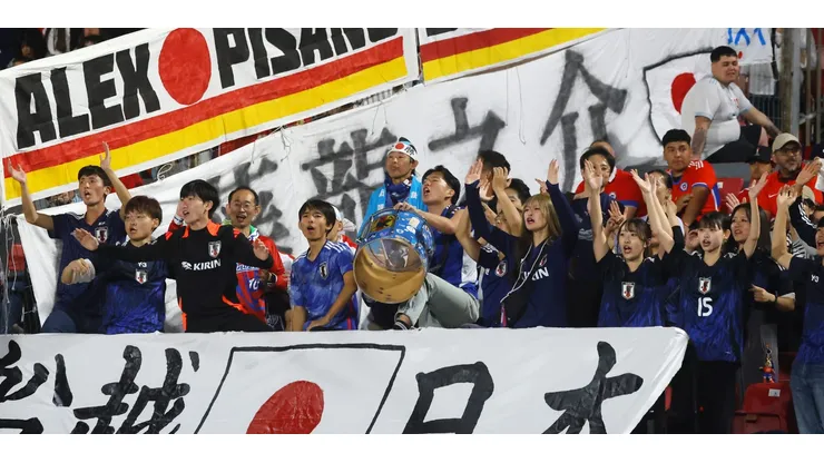 Fotos: La acción viral de los hinchas de Japón tras vencer a Chile
