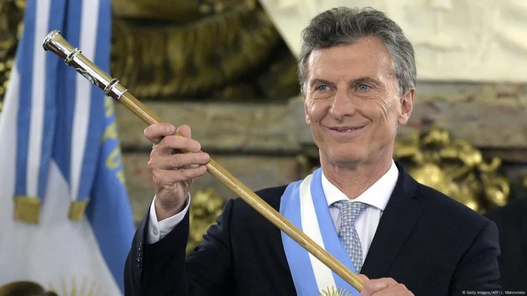 Mauricio Macri le entregó un cheque en blanco a Iván Zamorano.