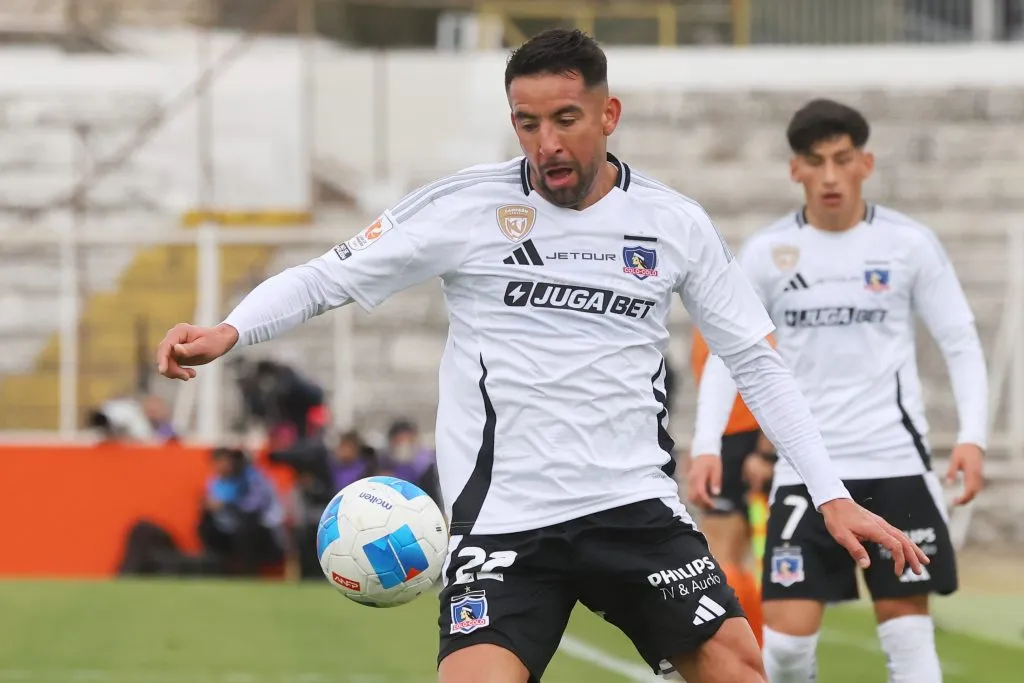 Mauricio Isla va a cumplir un año y medio en Colo Colo. (Foto: Jonnathan Oyarzún/Photosport)