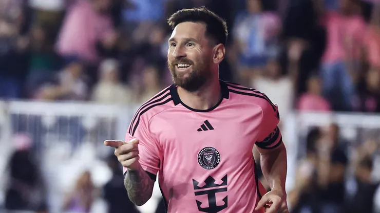 El astro del Inter Miami festeja con la noticia. Su equipo podría ser local en Chile (Photo by Carmen Mandato/Getty Images)