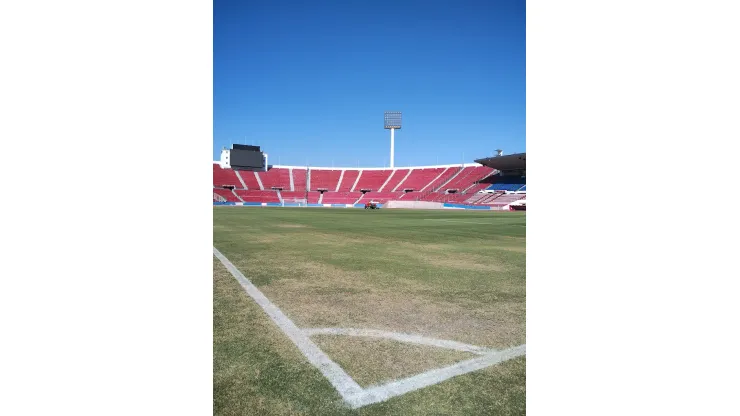 Jaime Pizarro promete ayudar a la U para que utlice el Estadio Nacional.
