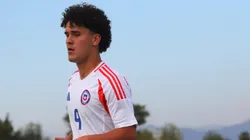 Favian Loyola con la camiseta de la Selección Chilena.