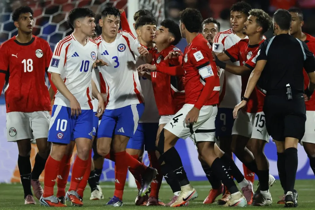 Chile clasificó a octavos de final con el reglamento en la mano | FOTO: Andres Pina/Photosport
