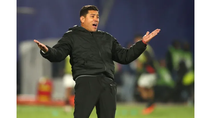 Nicolás Córdova emplazó a que le den gracias porque habla de fútbol.