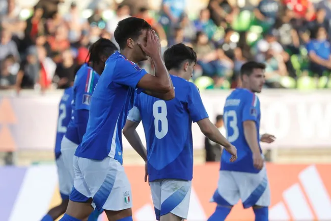 Italia necesita un triunfo para quedarse con el Grupo D del Mundial Sub 20 (Photosport).