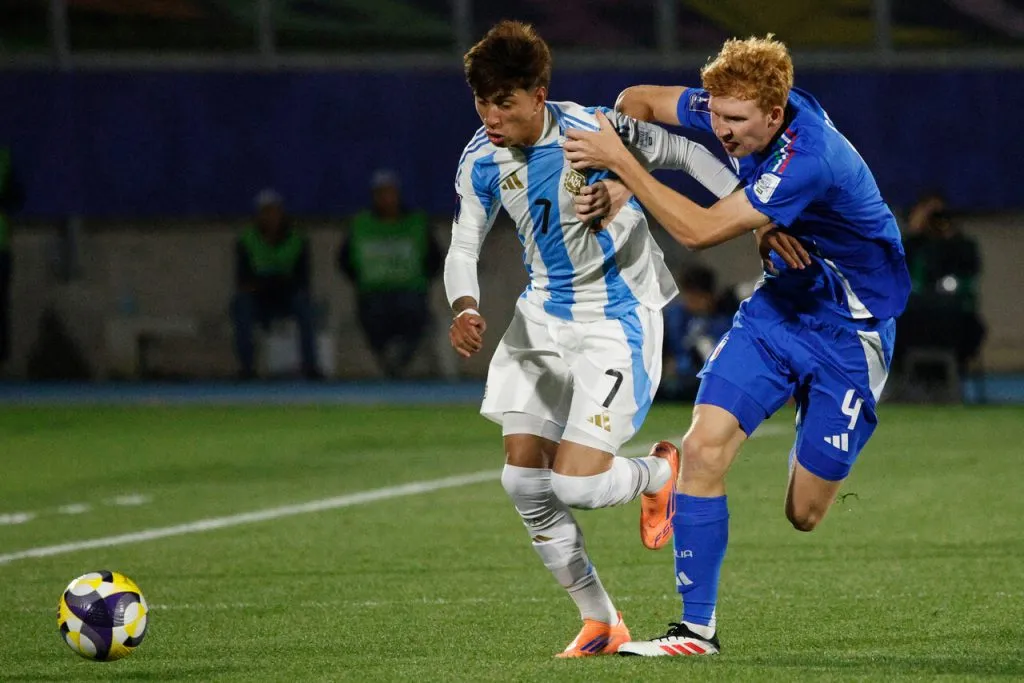 Argentina venció a Italia y cerró la fase de grupos con puntaje perfecto (Foto: Photosport)