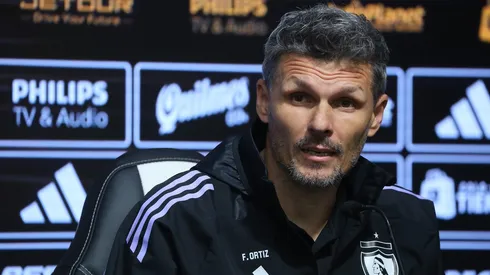 Fernando Ortiz le hace un queque a este jugador en Colo Colo