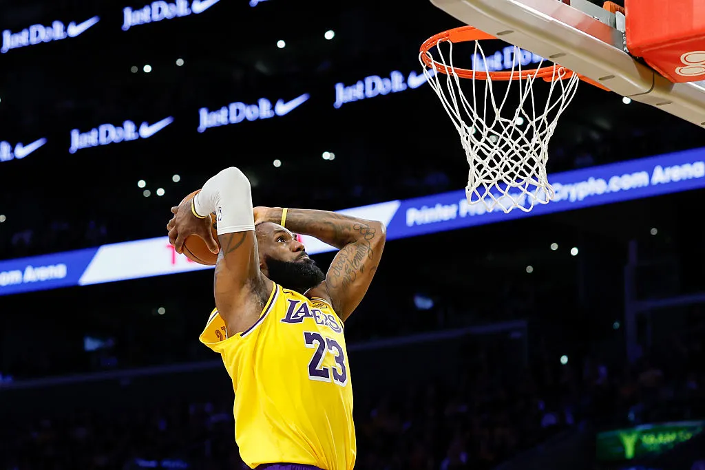 LeBron James está a un paso de iniciar su temporada 23 en la NBA (Getty Images).