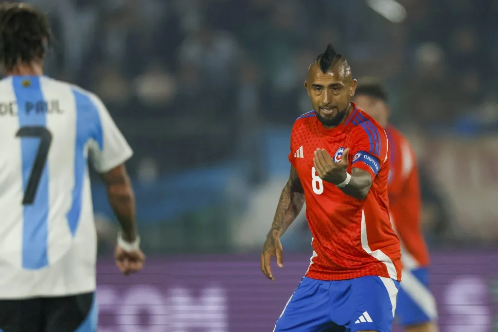 Arturo Vidal recibió una recomendación de César Vaccia. Le pidió bajar las revoluciones. (Créditos: Photosport)