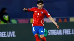 Francisco Marchant espera su oportunidad en el banco de suplentes.