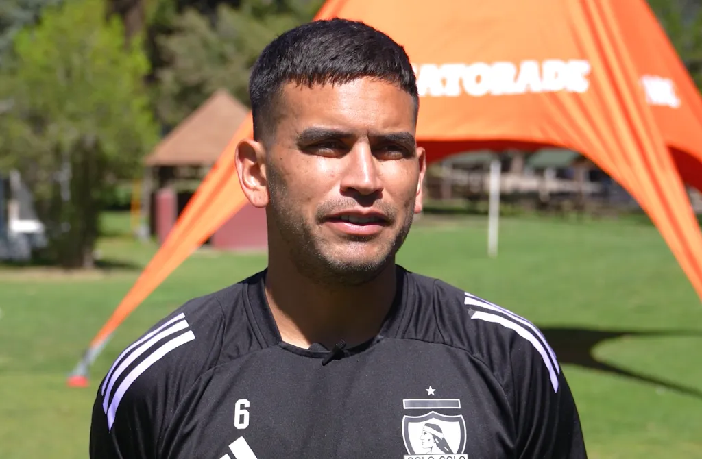 Sebastián Vegas en la previa del amistoso entre Colo Colo y Deportes Puerto Montt. (Foto: Captura)