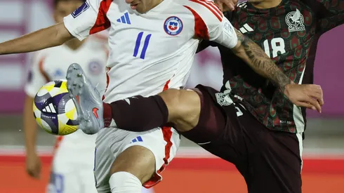 Chile pidió la tarjeta verde y la cámara no ayudó en nada para aclarar la juagada. (Foto: Andres Pina/Photosport)