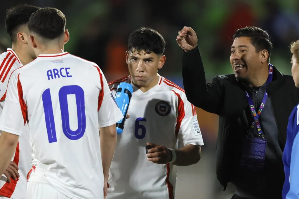 Córdova y La Roja siguen recibiendo críticas | FOTO: Andres Pina/Photosport