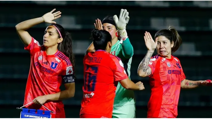 Actualmente, Las Leonas van terceras en su grupo en el certamen continental.