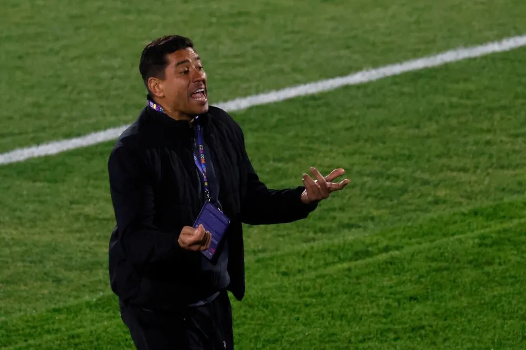 Nicolás Córdova seguirá al mando de los procesos formativos en la selección (Photosport).