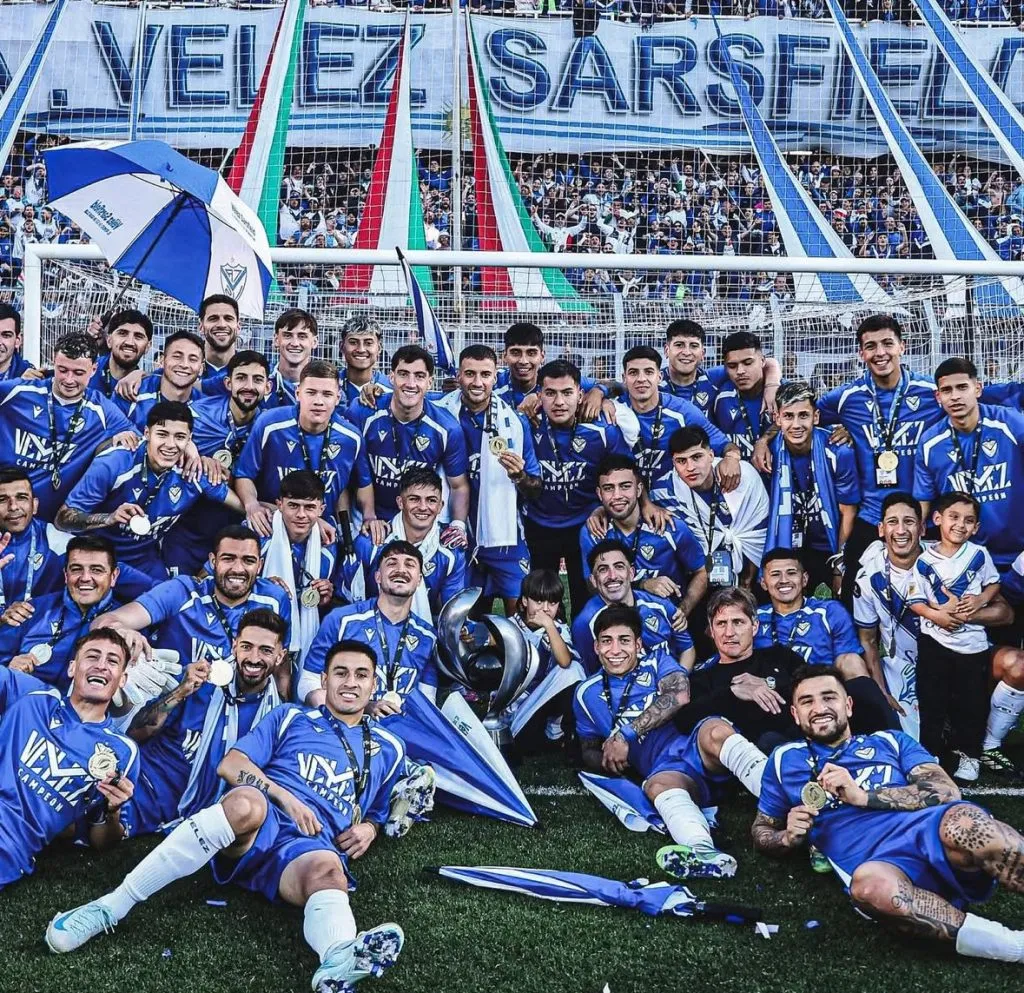 Maher Carrizo es compañero de Claudio Baeza y Diego Valdés en Vélez Sarsfield.