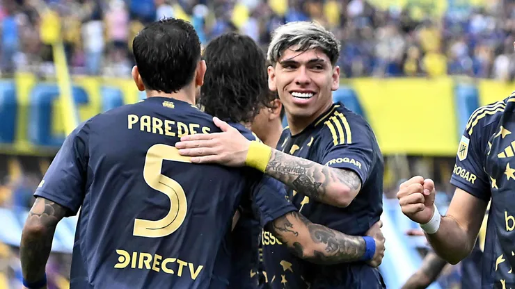 Carlos Palacios recibe elogios de un compñaero en Boca Juniors. (Foto: Luciano Bisbal/Getty Images)