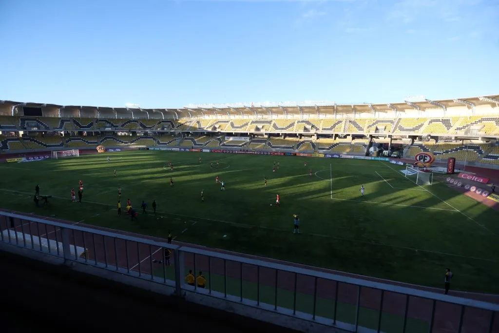 El partido entre Coquimbo Unido y Colo Colo sólo se jugaaá con público local en el Estadio Francisco Sánchez Rumoroso. (Foto: Hernán Contreras/Photosport)