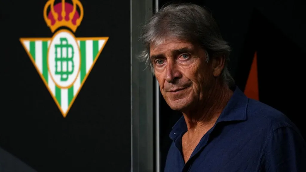 Manuel Pellegrini sigue con un futuro más que incierto y en Real Betis abordan una posible salida (Foto: Getty)