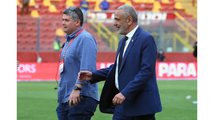 Pablo Milad niega que se le repruebe en los estadios.