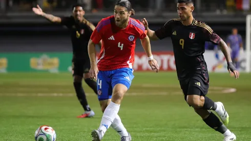 Sierralta jugó de buena manera ante Perú.
