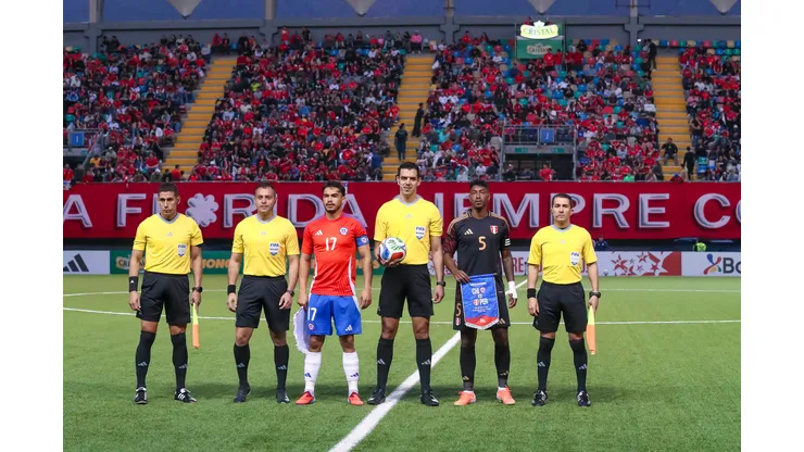 Romai Ugarte sin piedad con la selección chilena y con Ben Brereton.