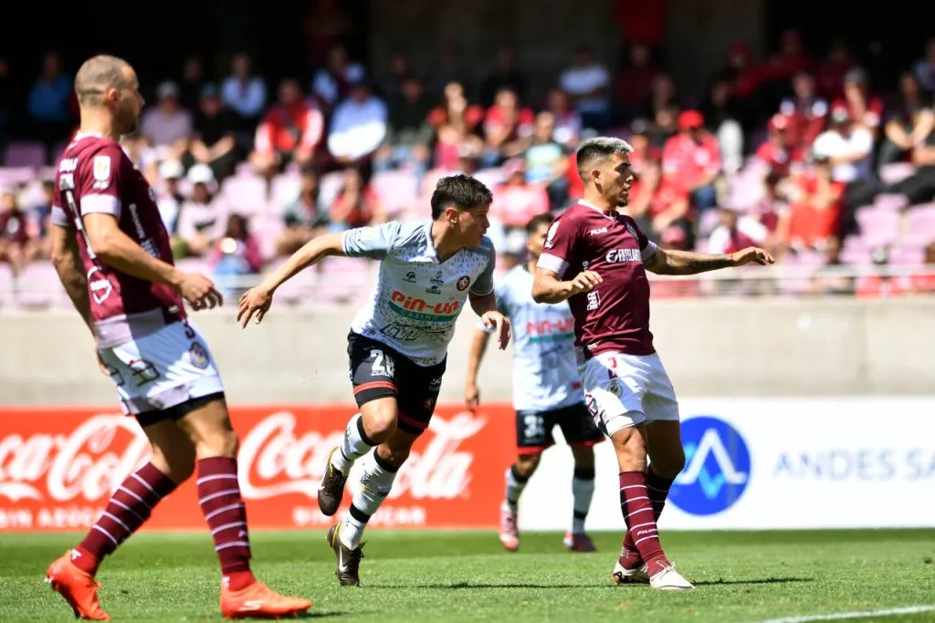 Deportes Limache no tuvo piedad con los “Papayeros” y se impuso con claridad. Ahora, se verán las caras con Huachipato en la final (Foto: Photosport)