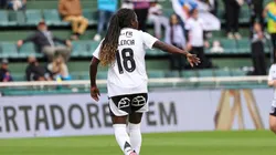 Mary Valencia anota el primero para las albas ante Libertad (Foto: Colo Colo fem)