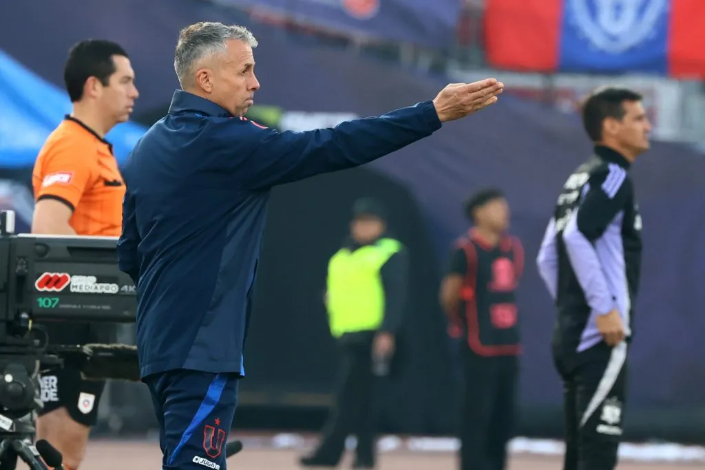 La continuidad de Álvarez es un misterio. | Foto: Photosport