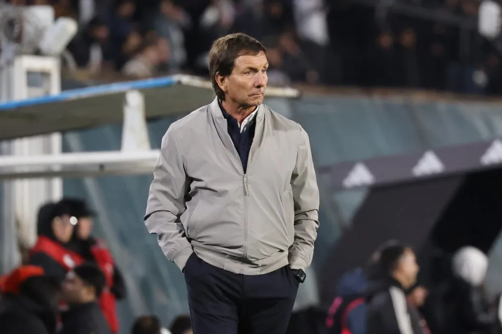 Fernando ‘Nano’ Díaz dirigió ante Colo Colo su último partido al mando de Deportes Iquique. (Foto: Dragomir Yankovic/Photosport)