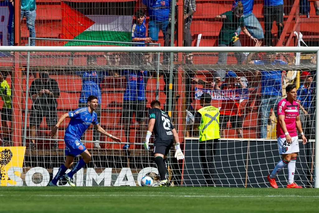 Lucas Di Yorio marcó un doblete ante Palestino (Photosport).