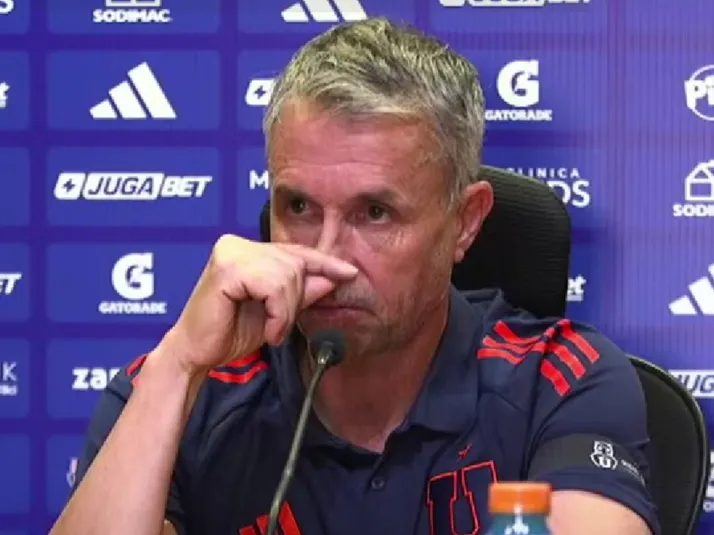 Álvarez protagoniza un fuerte cruce con un periodista tras rumores de salida a Perú