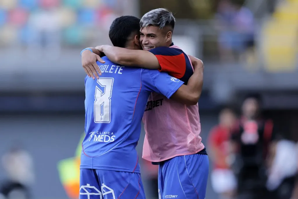 En la U celebran la renovación de ambos futbolistas | FOTO: Javier Torres/Photosport