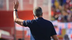 Gustavo Álvarez recibió el respaldo de la hinchada de la U.