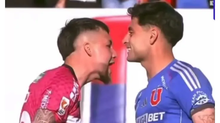 Las cámaras de TNT Sports captaron una discusión de ambos futbolistas.