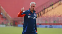 Romai Ugarte defiende a muerte a Gustavo Álvarez.