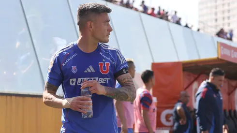 Charles Aránguiz cedió un penal y fue expulsado en Universidad de Chile.