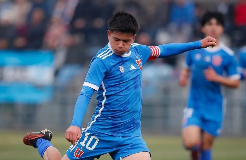Simón Garcés, número 10 y capitán de Universidad de Chile Sub-16 confiesa sus grandes anhelos a BOLAVIP (Foto: Rodrigo von-Marées)