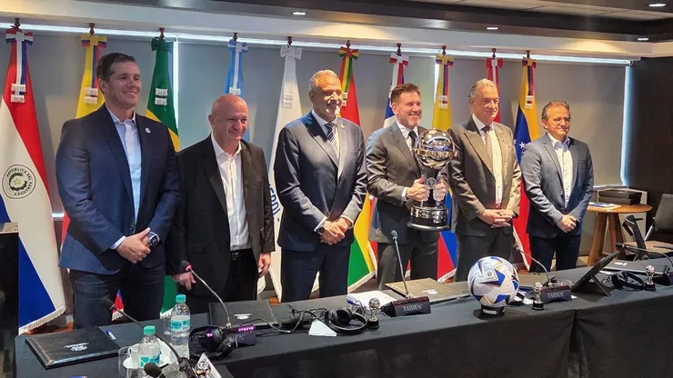 Universidad de Chile tuvo una reunión con la CONMEBOL en Paraguay.