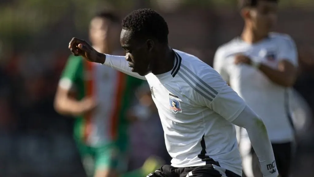 Manley Clerveaux dejó de aparecer en las nóminas por un acto de indisciplina (Foto: @colocolofutboljoven)