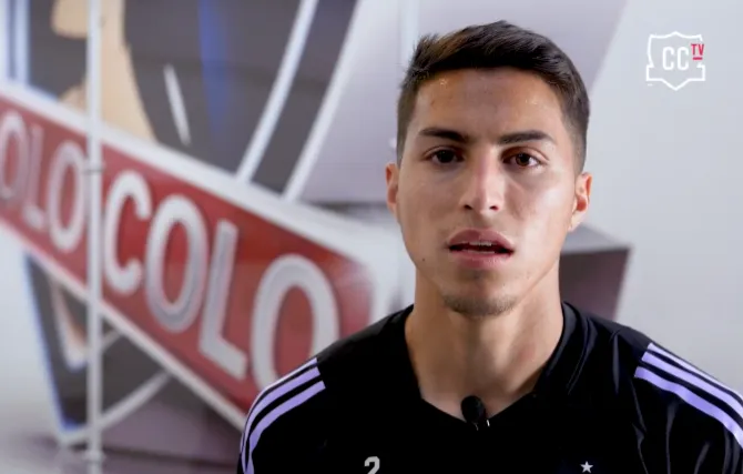 Jonathan Villagra hablando en el canal oficial de Colo Colo. (Foto: Captura)