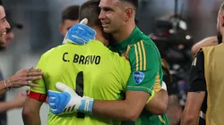 ¿Claudio Bravo o el Dibu Martínez? Navarro Montoya elige.