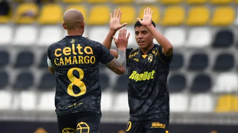 Alejandro Camargo recordó el problema que tuvo ante Colo Colo. (Foto: Alejandro Pizarro Ubilla/Photosport)