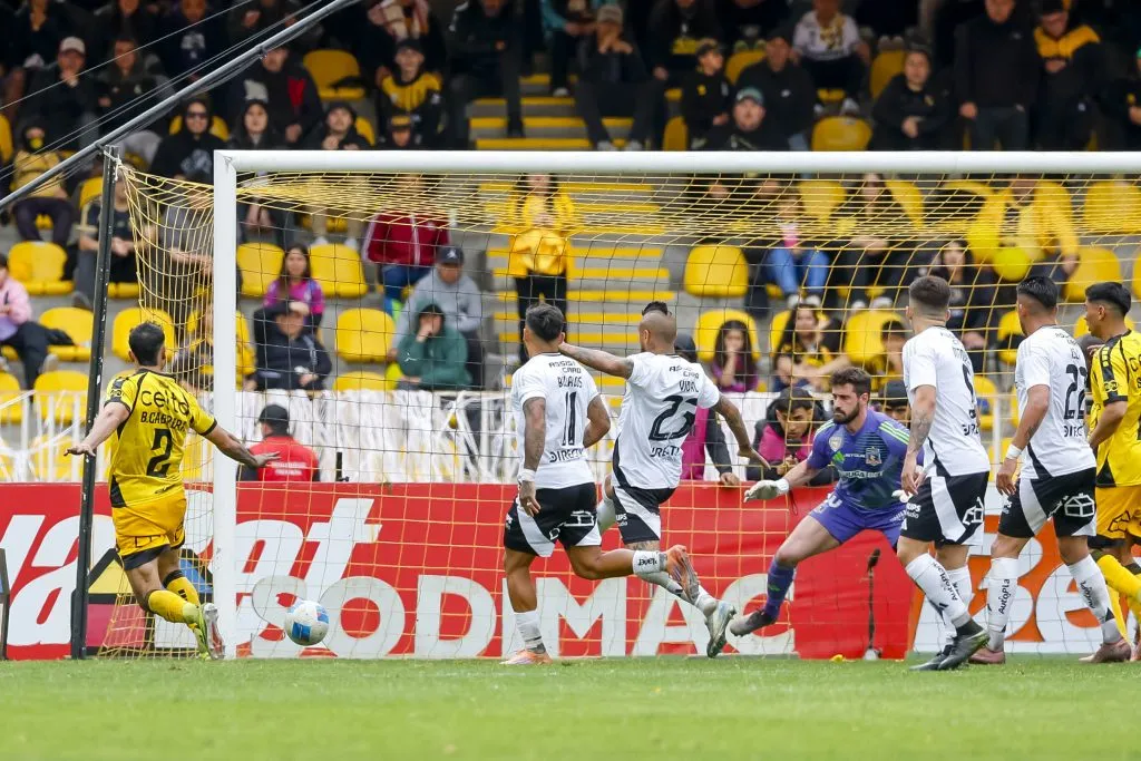 El gol de Bruno Cabrera dejó “groggy” a los Albos | FOTO: Pepe Alvujar/Photosport