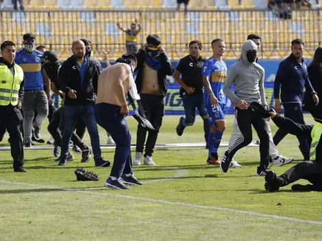 FOTOS: Barristas de Everton invaden la cancha y golpean a guardias y mujeres