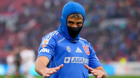 Niño recreó la clásica celebración de Lucas Assadi.