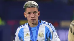 Prestianni con la medalla de subcampeón.