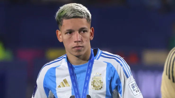 Prestianni con la medalla de subcampeón.