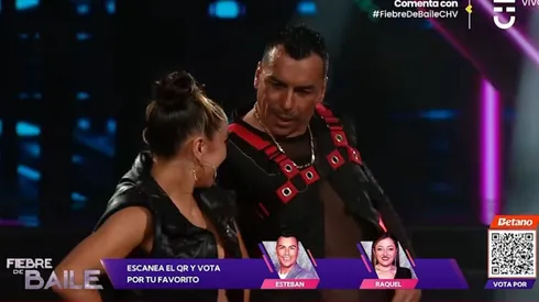 Esteban Paredes ganó su duelo en Fiebre de Baile al ritmo del reggaetón. (Foto: Captura)