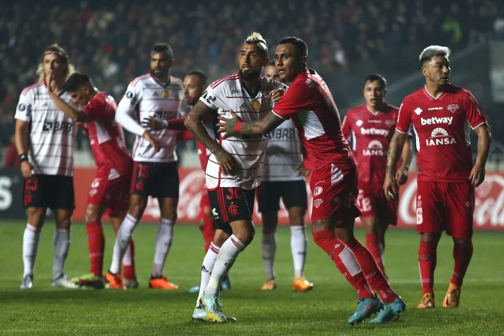 Arturo Vidal enfrentando a Ñublense con la camiseta del Fla | FOTO: Mauricio Ulloa/Photosport